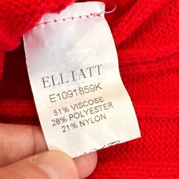 Elegant Red Sleeveless Dress - Picture 4 of 7